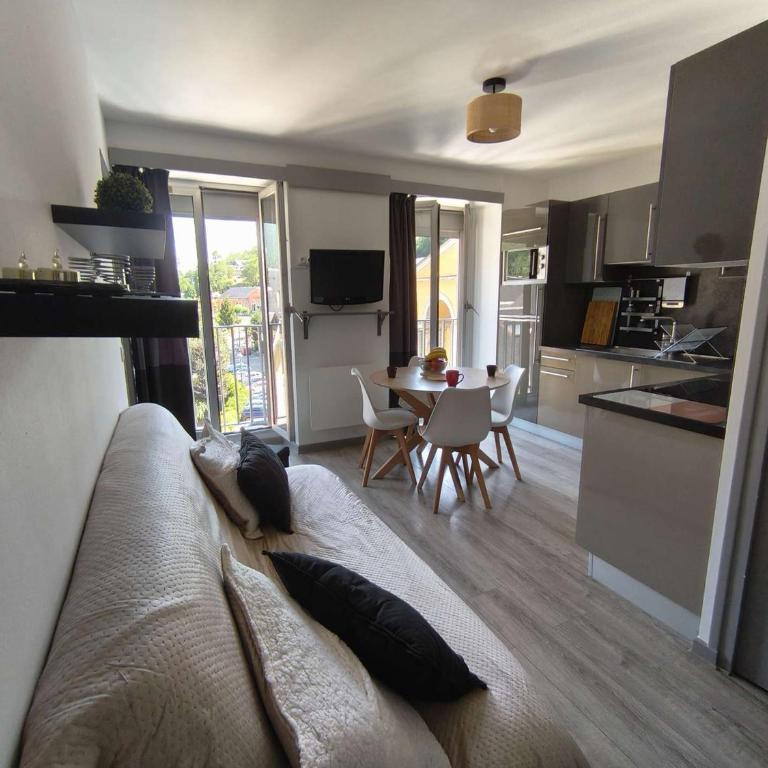 Cauterets: Apt 2 Chambres, Balcon, WIFI - FR-1-401-26 - Appartement (4 Adultes) - 12