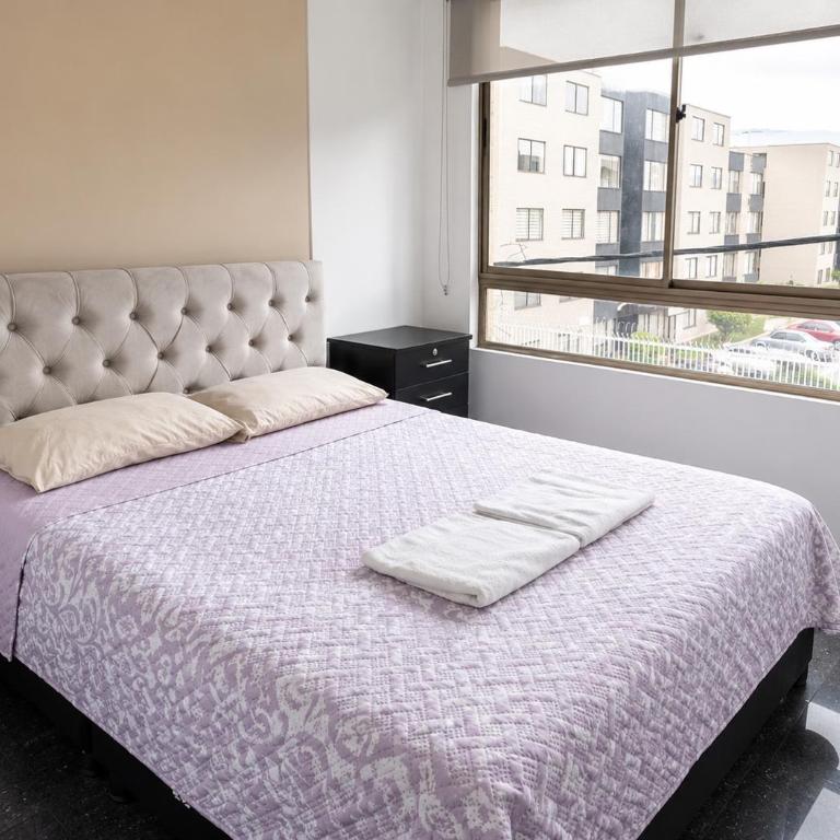 Hermoso apartamento en Calle 80 en Bogota - Three-Bedroom Apartment - 19