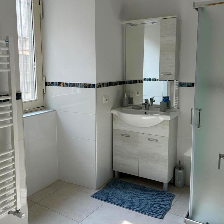 Oasis in the City - Double Room with Balcony - 2