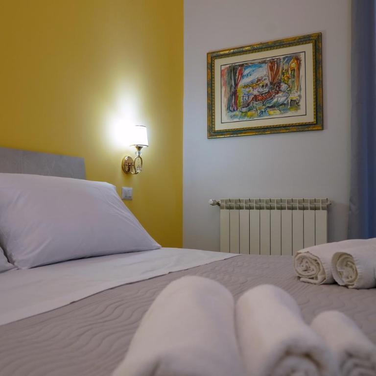 Oasis in the City - Double Room with Balcony - 8