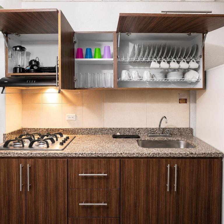 Hermoso apartamento en Calle 80 en Bogota - Three-Bedroom Apartment - 12