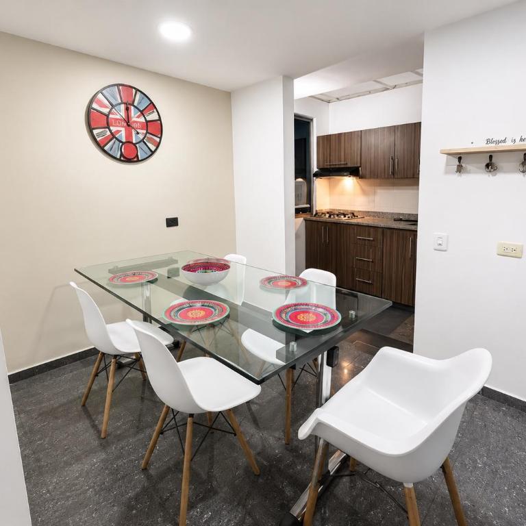 Hermoso apartamento en Calle 80 en Bogota - Three-Bedroom Apartment - 8
