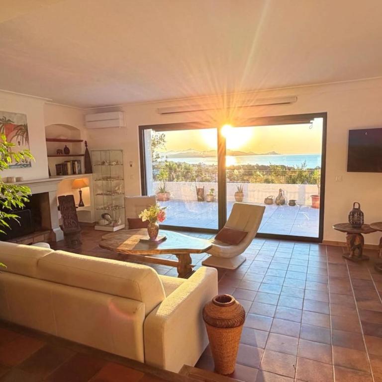 Villa with sea view and swimming pool in St-Aygulf - Casa - 3