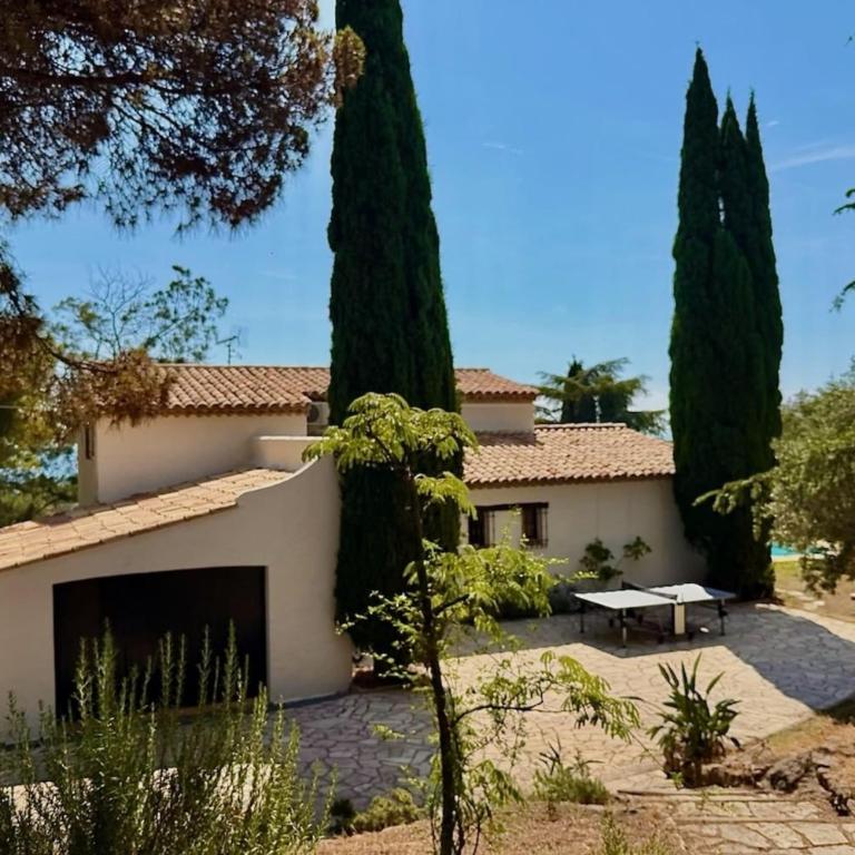 Villa with sea view and swimming pool in St-Aygulf - Casa - 19