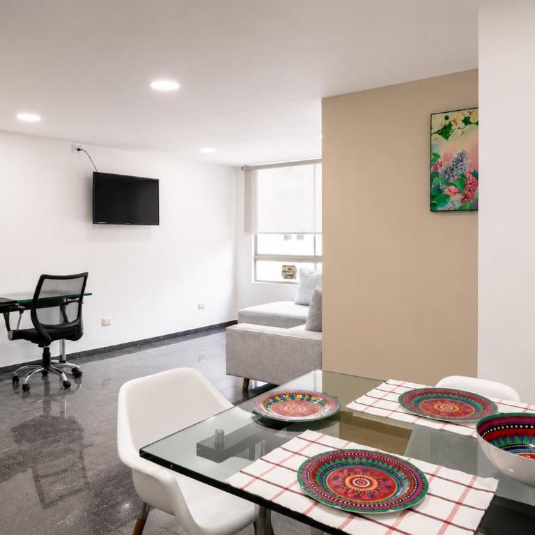 Hermoso apartamento en Calle 80 en Bogota - Three-Bedroom Apartment - 11