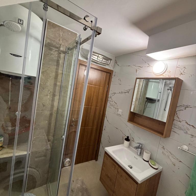Apartman Horizont - Apartment mit 2 Schlafzimmern, Terrasse und Meerblick - 12