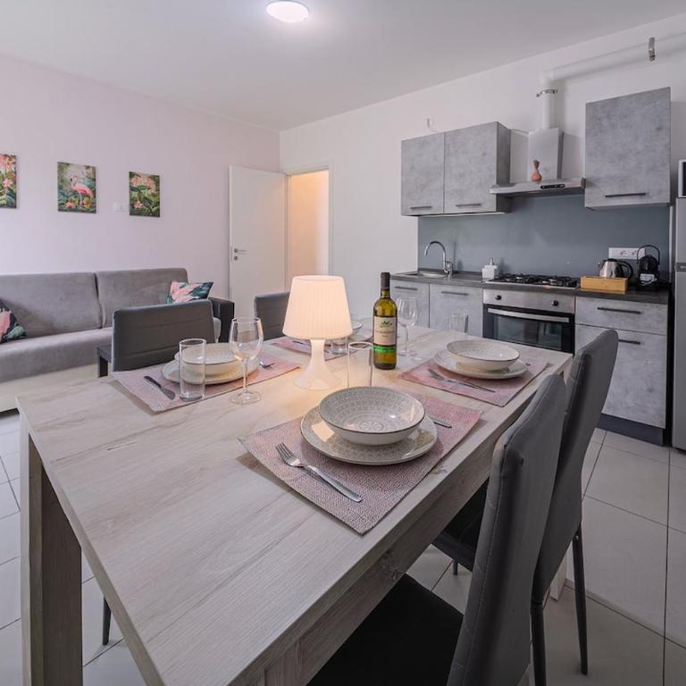 Pink Garden Como - Free Parking - Apartment mit 2 Schlafzimmern - 14