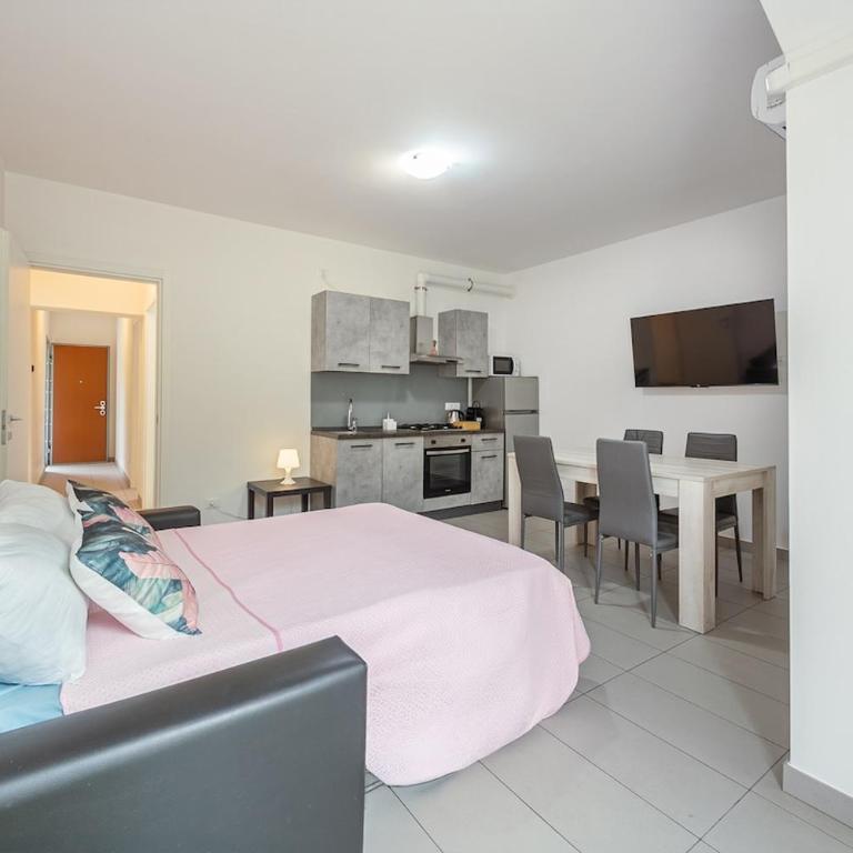 Pink Garden Como - Free Parking - Apartment mit 2 Schlafzimmern - 19
