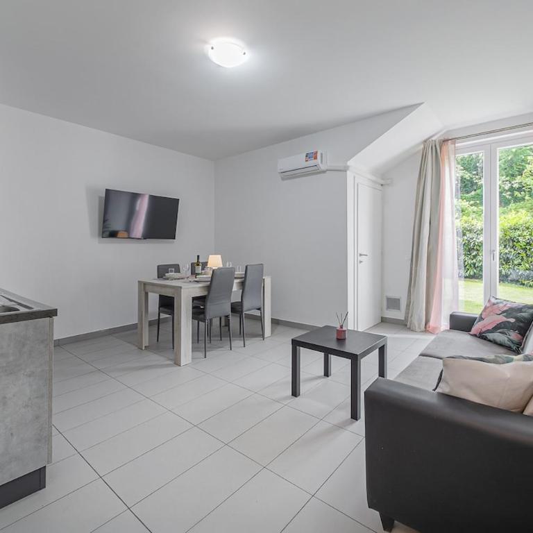 Pink Garden Como - Free Parking - Apartment mit 2 Schlafzimmern - 25
