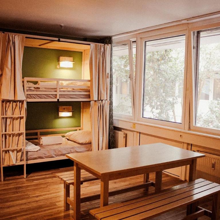 Wombat's City Hostel Munich Hauptbahnhof - Lit dans Dortoir 6 Lits - 1