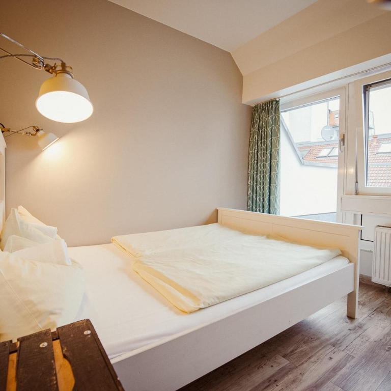 Wombat's City Hostel Munich Hauptbahnhof - Chambre Double avec Terrasse - 1