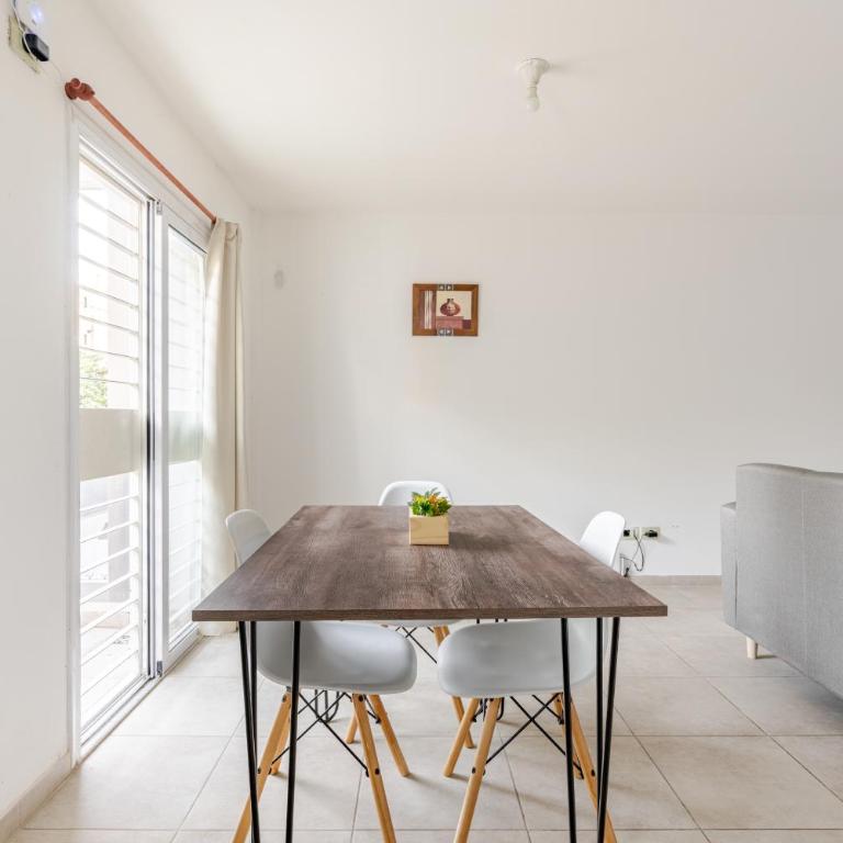 Depto luminoso con balcón Nuevo Centro - Apartamento de 1 dormitorio - 17