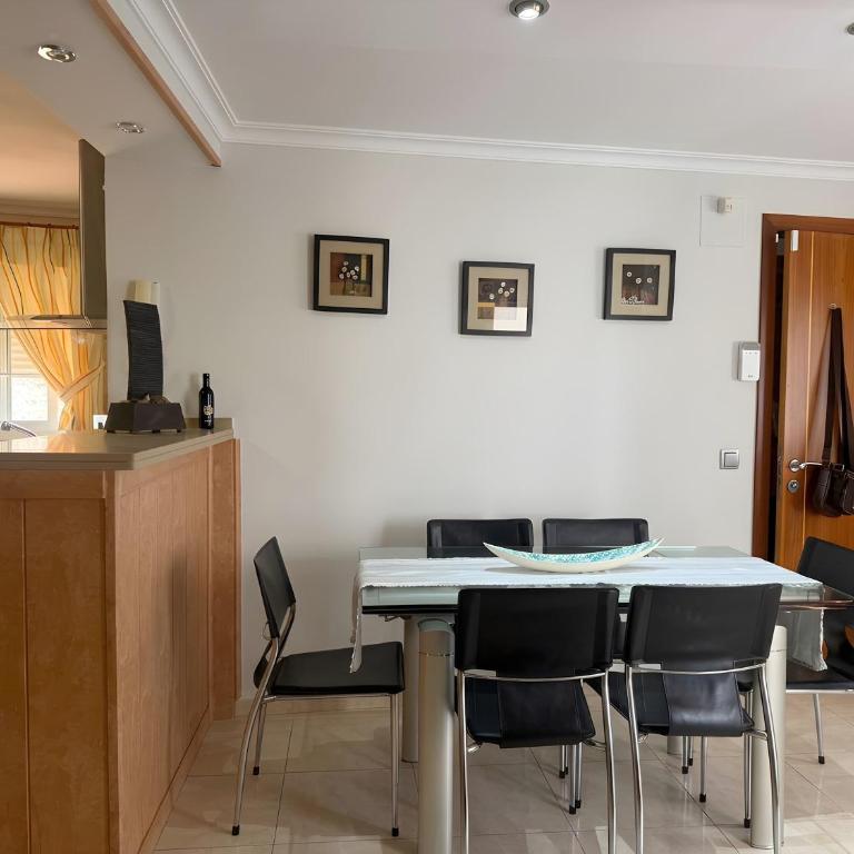 Apartamento de 2 habitaciones y balcon cerca de la playa - Apartment - 2