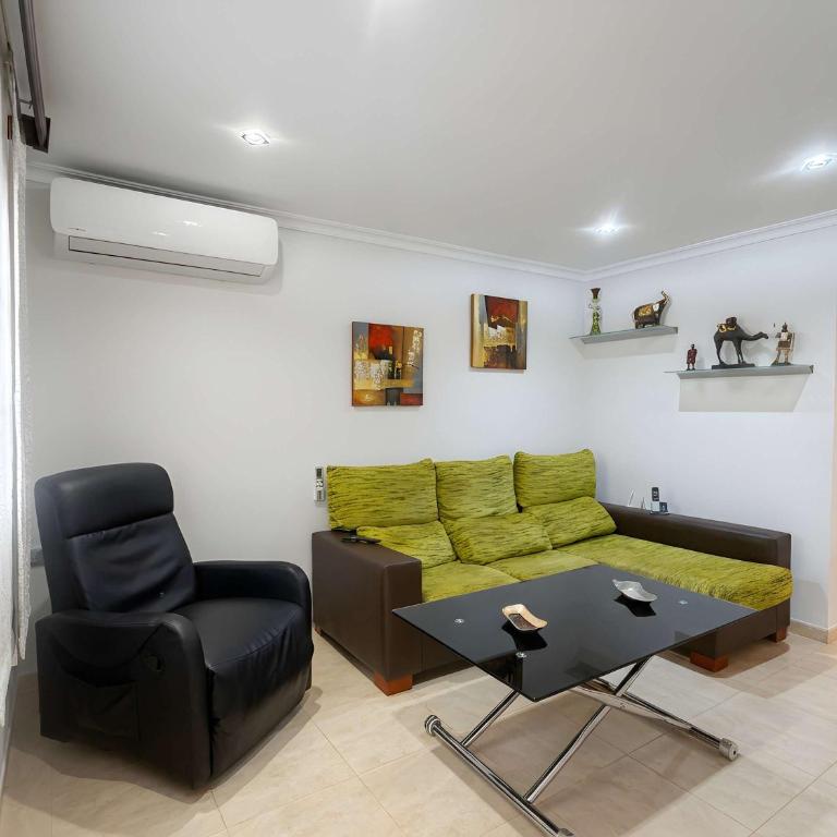Apartamento de 2 habitaciones y balcon cerca de la playa - Apartment - 3