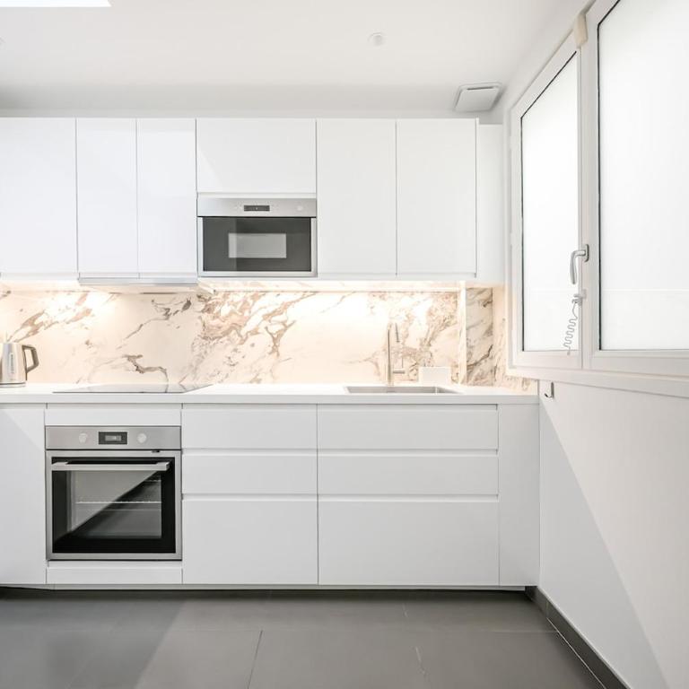 Large, Bright, Quiet with - Appartement 3 Chambres - 21