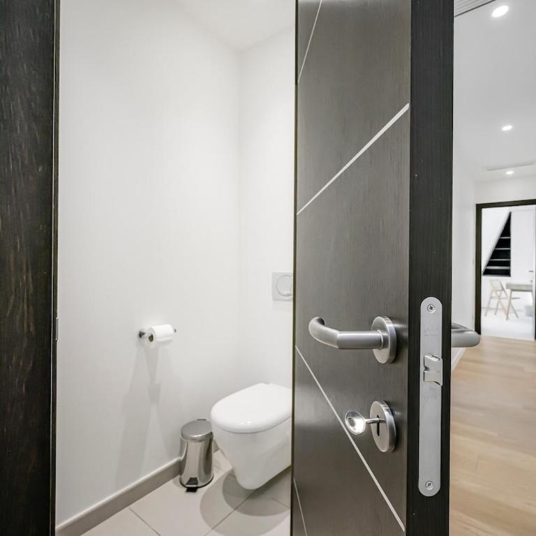 Large, Bright, Quiet with - Appartement 3 Chambres - 23