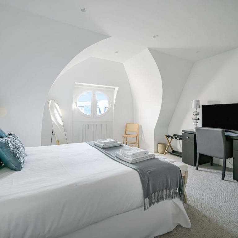Large, Bright, Quiet with - Appartement 3 Chambres - 28