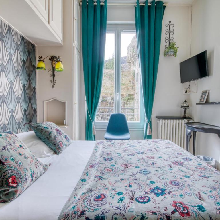 Le Bretagne - Hôtel de charme labellisé Cosy Places - Petite Chambre Double - Vue sur Remparts - 5