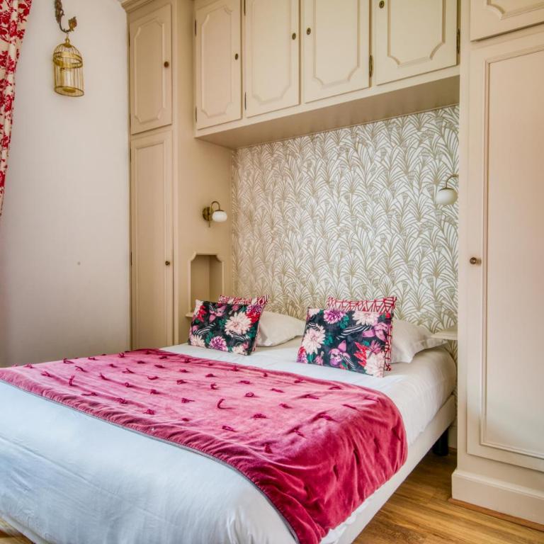 Le Bretagne - Hôtel de charme labellisé Cosy Places - Chambre Double Supérieure - Vue sur Rue - 26