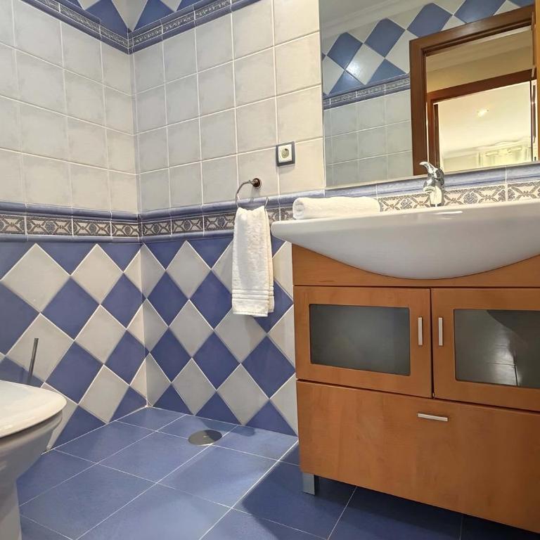 Apartamento de 2 habitaciones y balcon cerca de la playa - Apartment - 15