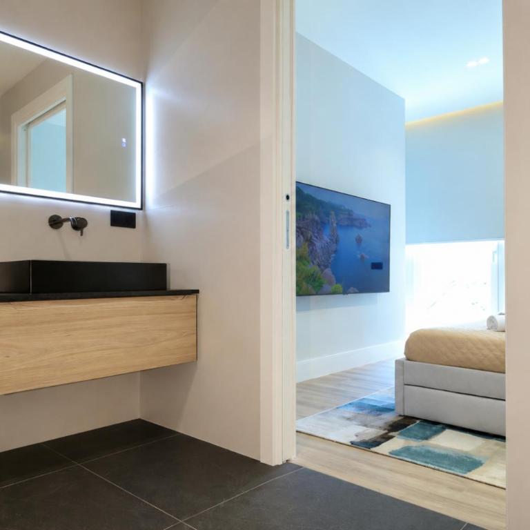 Cavour Suites 31 - 1BR in Heritage Building with Free Parking, Olbia center - One-Bedroom Superior Apartment - 12