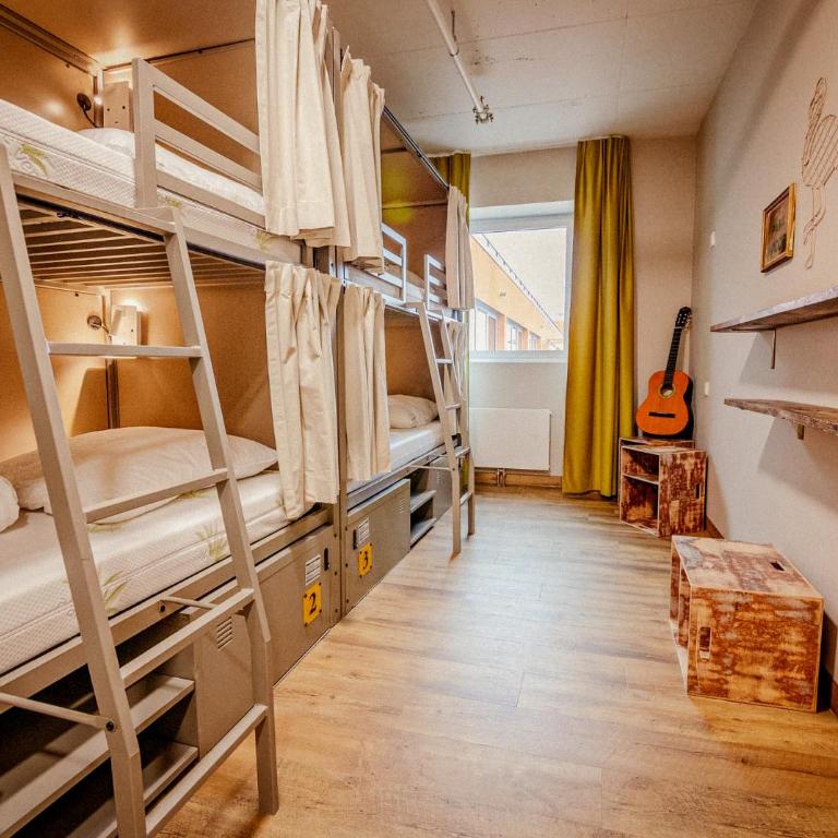 Wombat's City Hostel Munich Werksviertel - Lit dans Dortoir Mixte de 6 Lits - 2