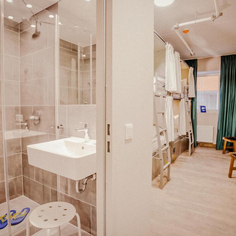 Wombat's City Hostel Munich Werksviertel - Lit dans Dortoir Mixte de 4 Lits - 4