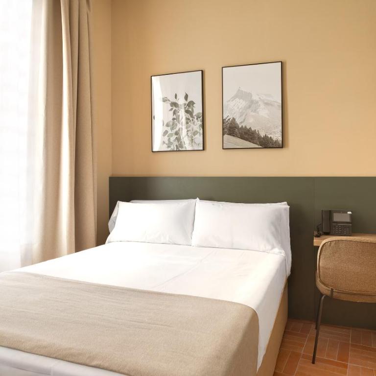 Limehome Valencia Carrer d'Ernest Anastasio - Double Room - wheelchair accessible - 3