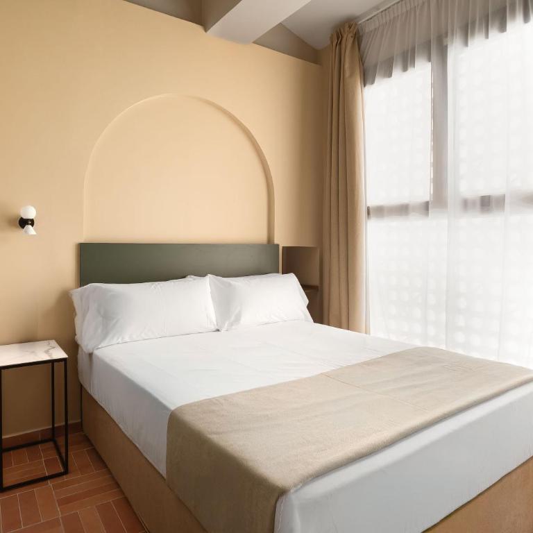 Limehome Valencia Carrer d'Ernest Anastasio - Comfort Room with sofa bed - 5