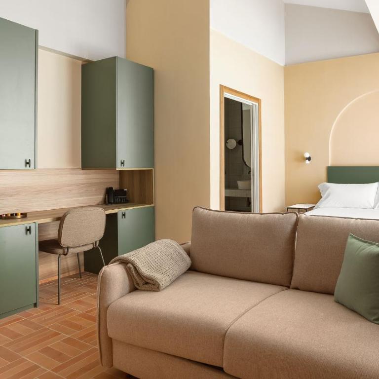 Limehome Valencia Carrer d'Ernest Anastasio - Comfort Room with sofa bed - 2