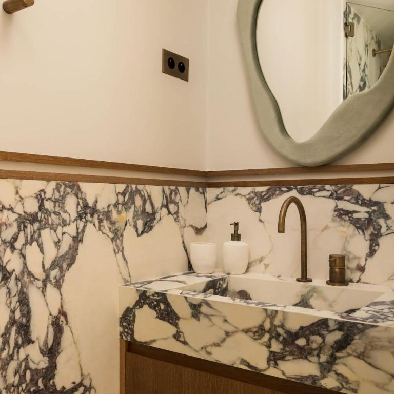 Saint Germain Luxury 4BR 8P with AC - Appartement - 22
