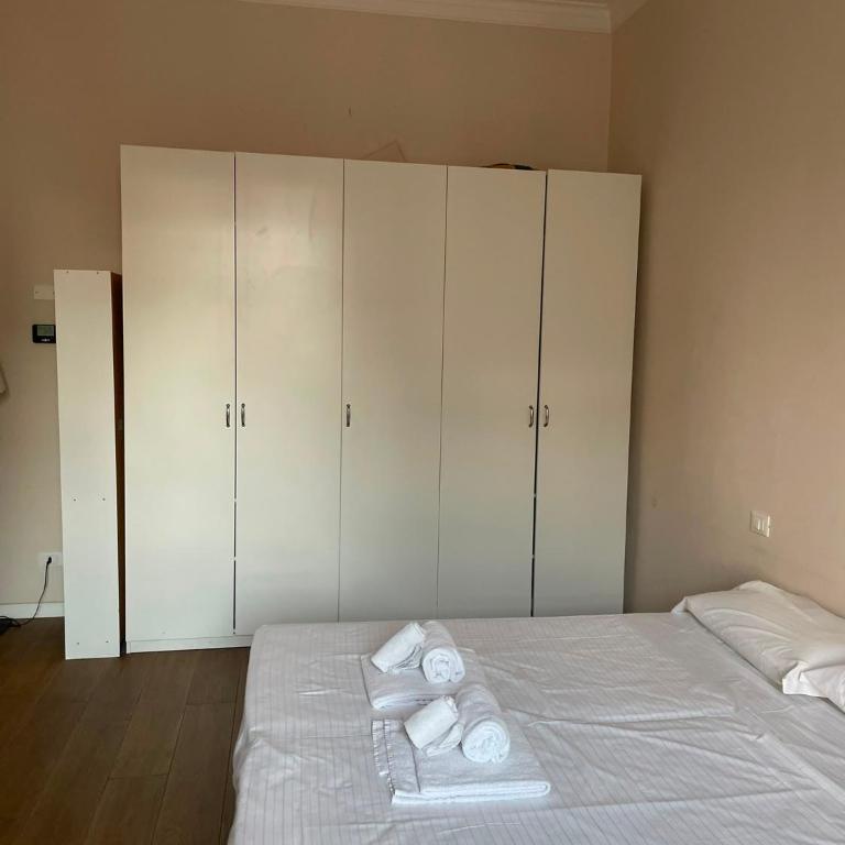Comfy Apartment Near Fortezza Da Basso - Three-Bedroom Apartment - 15