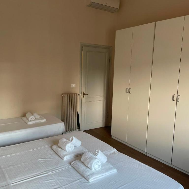 Comfy Apartment Near Fortezza Da Basso - Three-Bedroom Apartment - 21