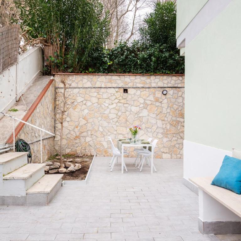 Alocasia Quinto Cecilio 2A - Appartamento con 2 Camere da Letto e Terrazza - 2