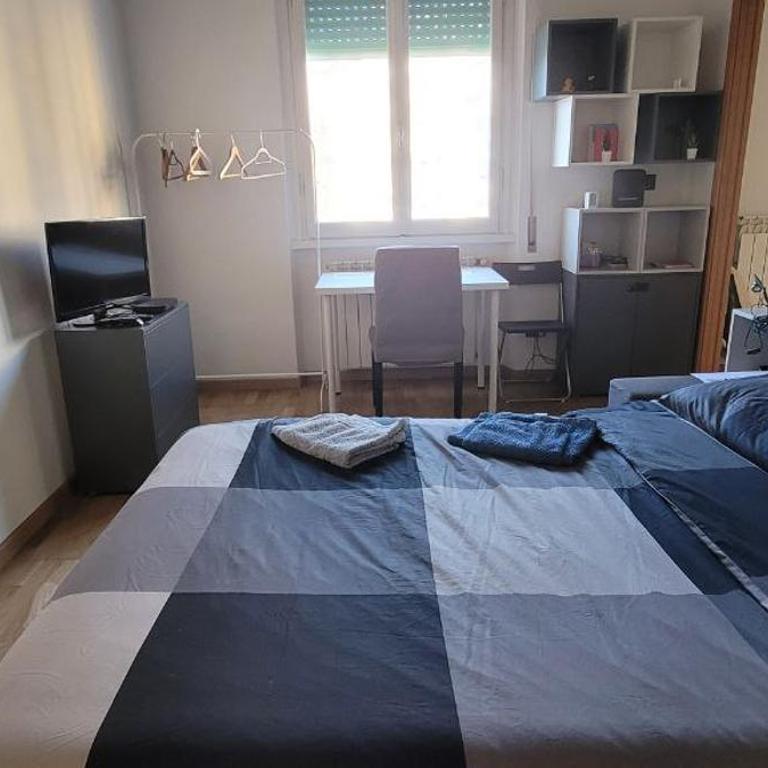 Camera Privata vicino il parco, servizi e il Centro Storico - Camera Matrimoniale con Bagno in Comune - 3