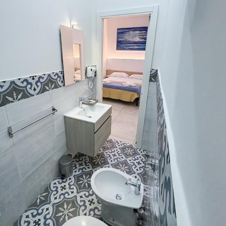 Tribunali apartments - Large Double Room - 7