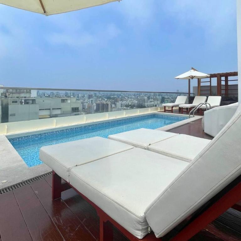 Stylish Barranco Retreat with Ocean Views, Pool & Gym - Apartamento de 1 dormitorio con balcón y vistas al mar - 9