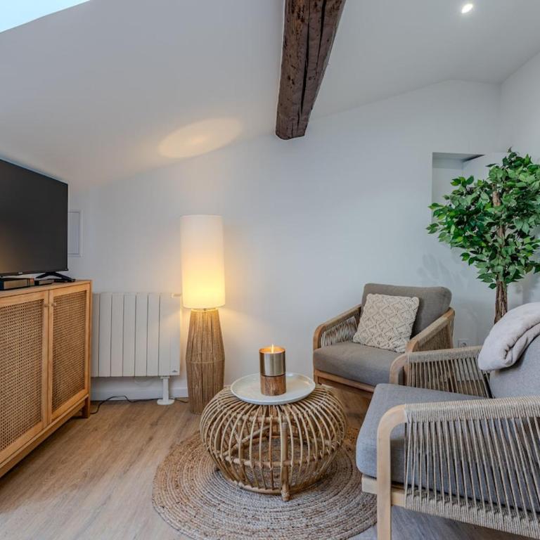 Impasse du four - One-Bedroom Apartment - 4
