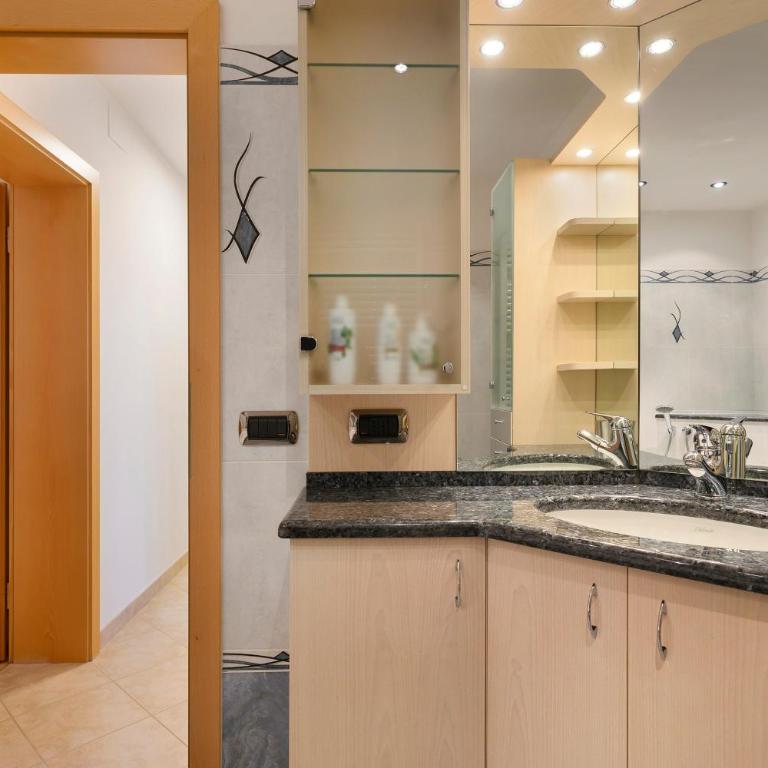 Altebnerhof Leifers - Appartamento Deluxe con 2 Camere da Letto e Vista Giardino - 33