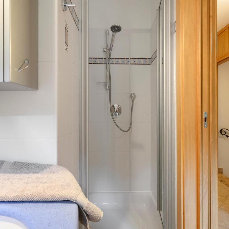 Altebnerhof Leifers - Appartamento Deluxe con 2 Camere da Letto e Vista Giardino - 25