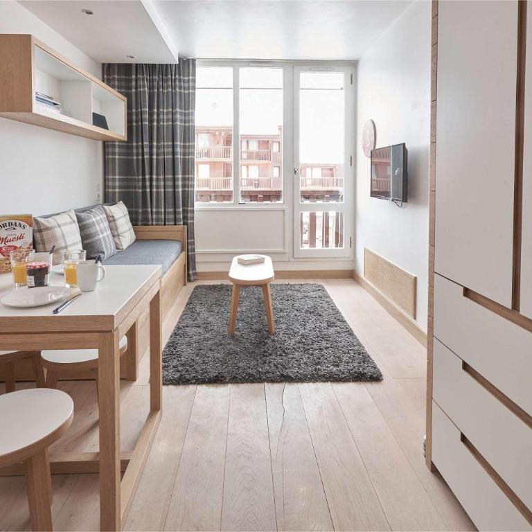 Rond Point 12 by One of A Kind Travel - Apartment - 1