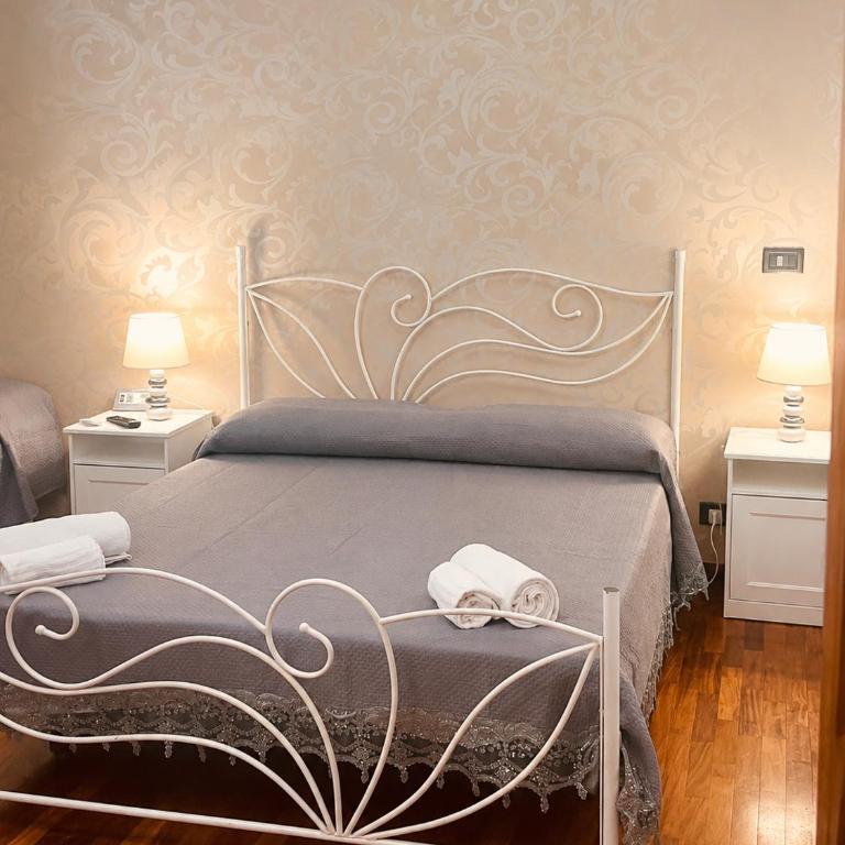 Monia Coliseum Apartment - Double Room with Private External Bathroom - 3