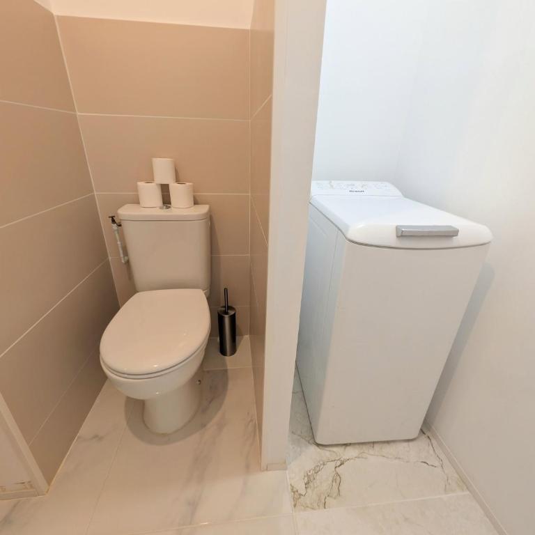 Rez-de-chaussée, parking gratuit, piscine chauffée - Appartement 2 Chambres - Vue sur Jardin - 20