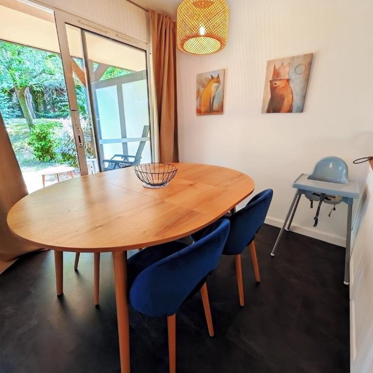 Rez-de-chaussée, parking gratuit, piscine chauffée - Appartement 2 Chambres - Vue sur Jardin - 8