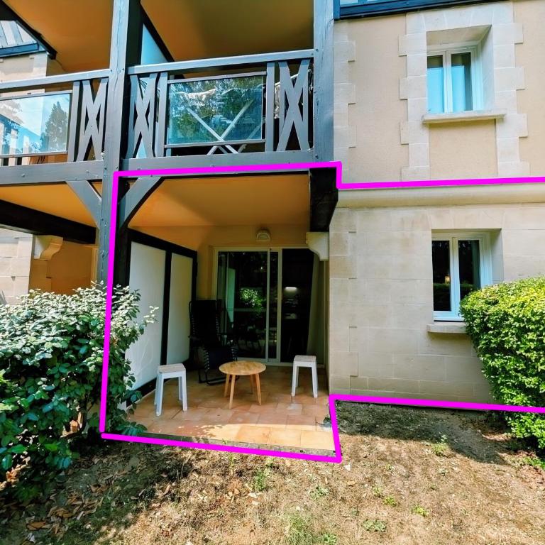 Rez-de-chaussée, parking gratuit, piscine chauffée - Appartement 2 Chambres - Vue sur Jardin - 24