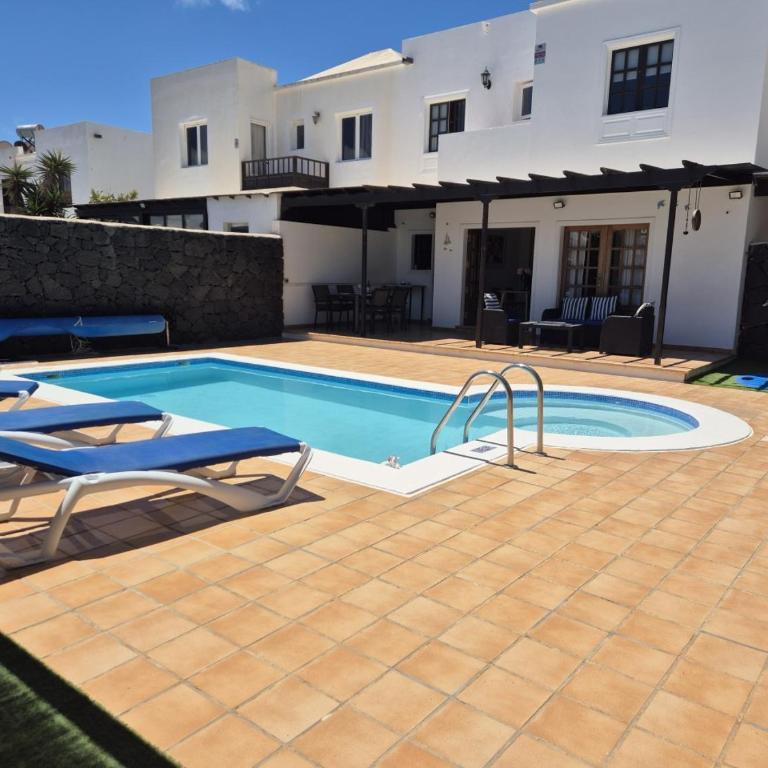 Villa Adel, Oasis de paz con piscina climatizada - Villa - 3