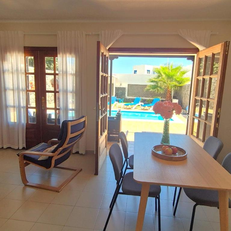 Villa Adel, Oasis de paz con piscina climatizada - Villa - 26