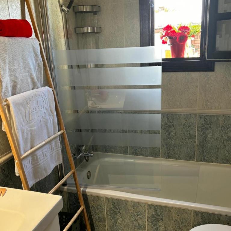 Villa Adel, Oasis de paz con piscina climatizada - Villa - 32