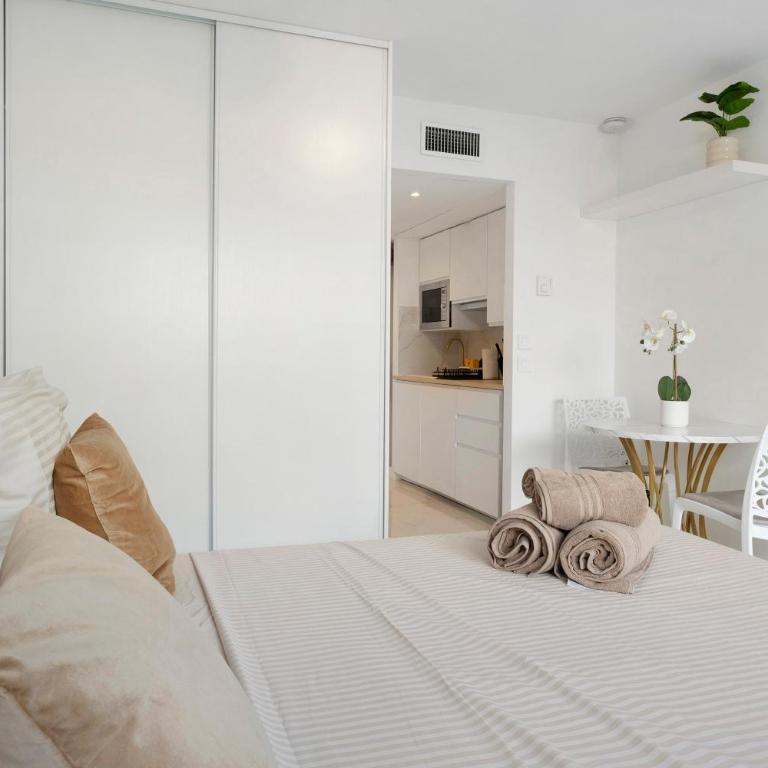 Cosy and Central - Studio Supérieur - 12