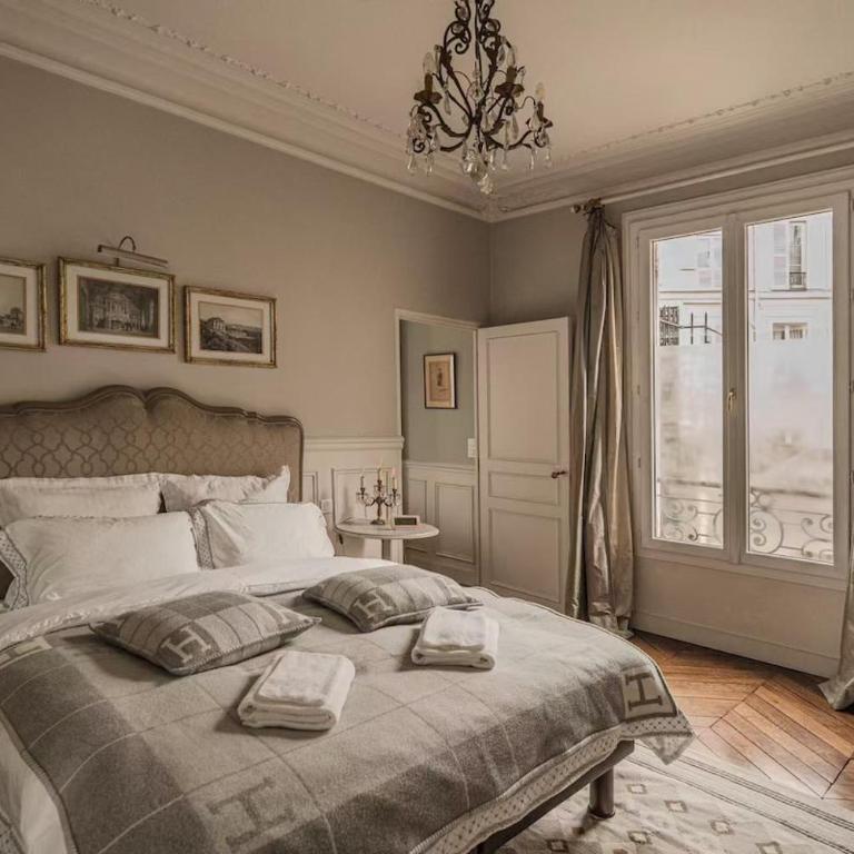 AC 3bds with arc de triomphe - Three-Bedroom Apartment - 21